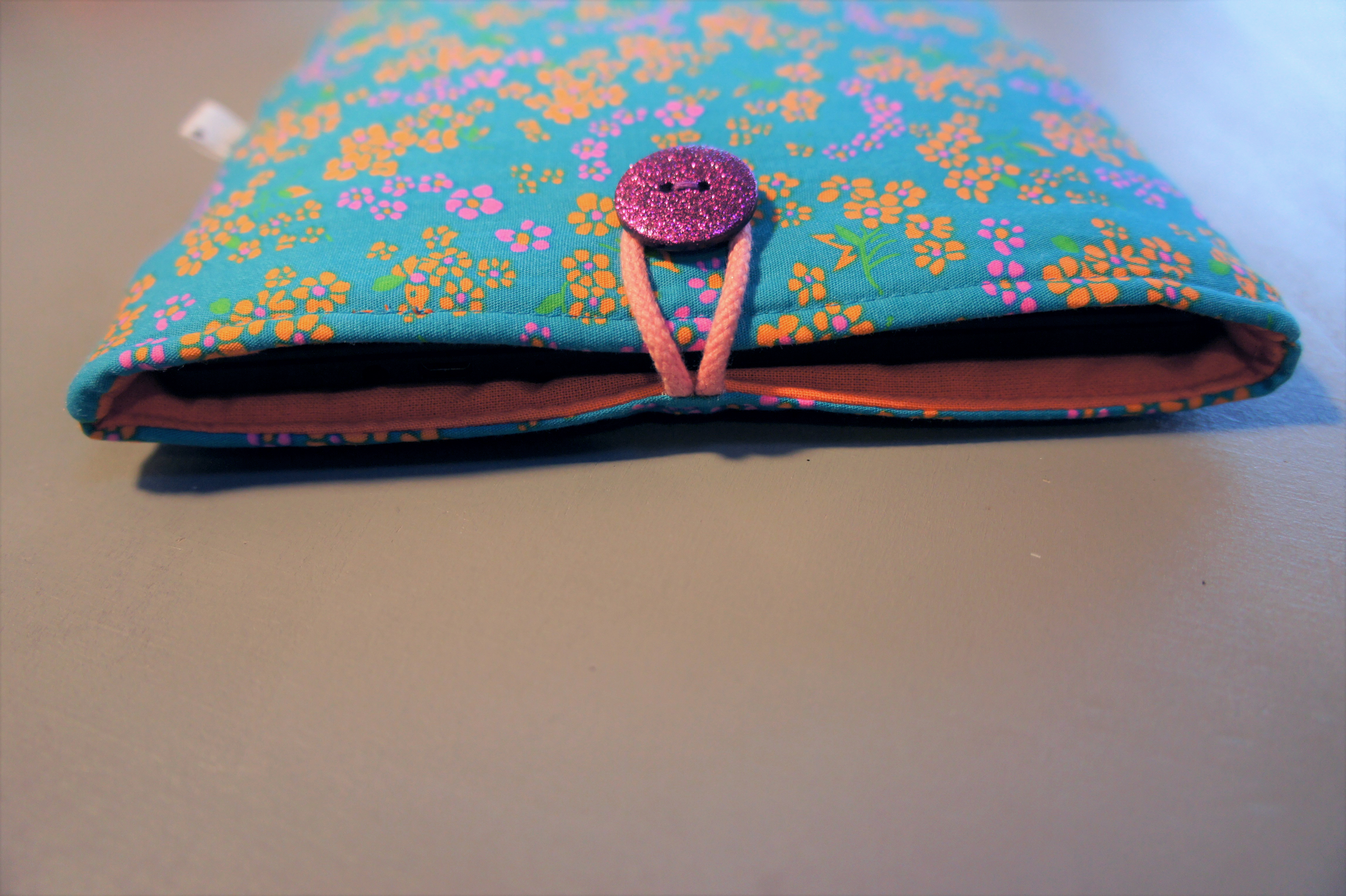 Tuto housse de tablette tactile - photo non libre de droit